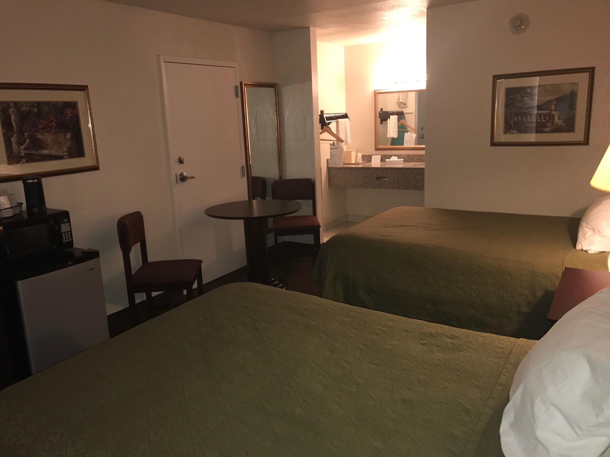 Days Inn By Wyndham קייב סיטי מראה חיצוני תמונה