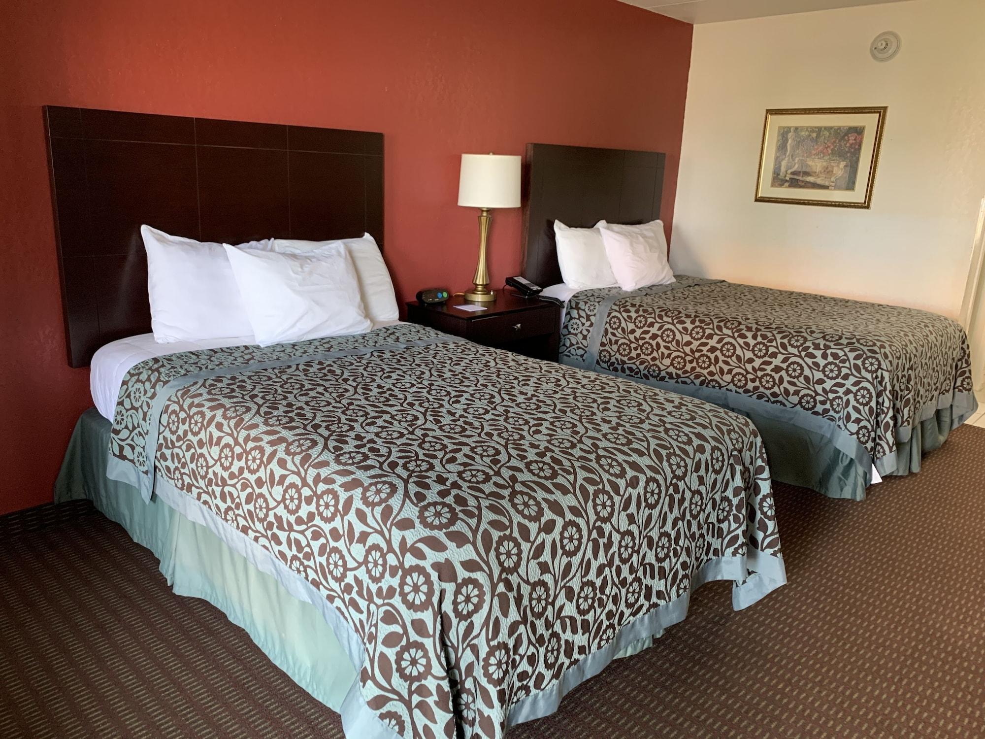Days Inn By Wyndham קייב סיטי מראה חיצוני תמונה