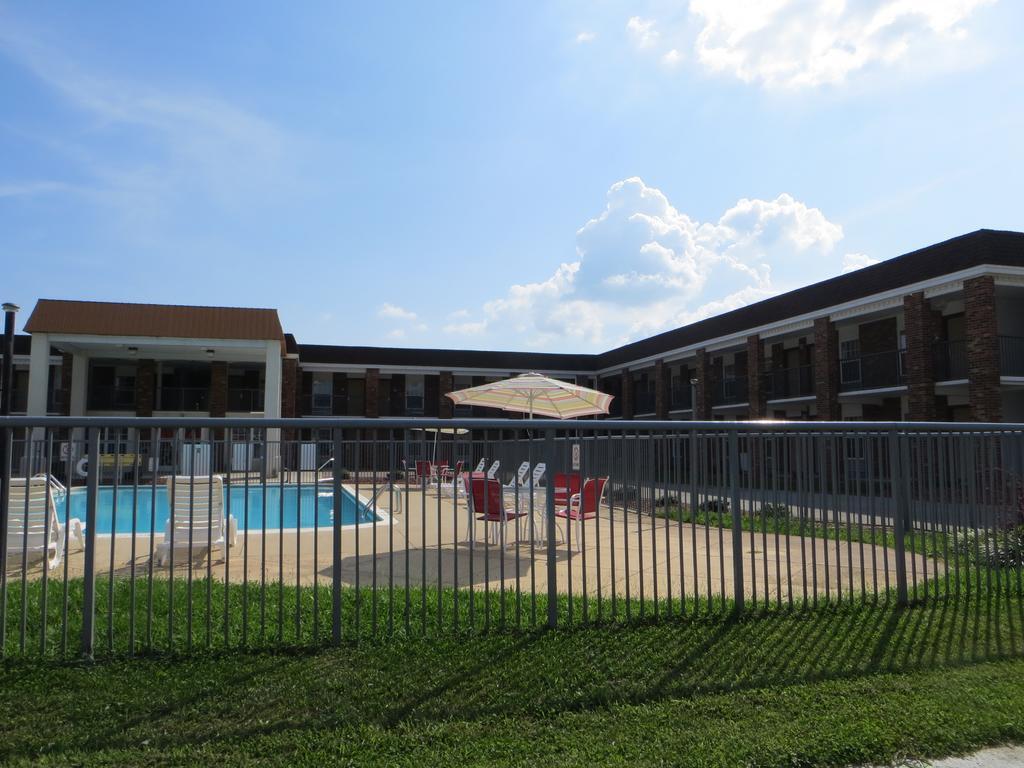Days Inn By Wyndham קייב סיטי מראה חיצוני תמונה