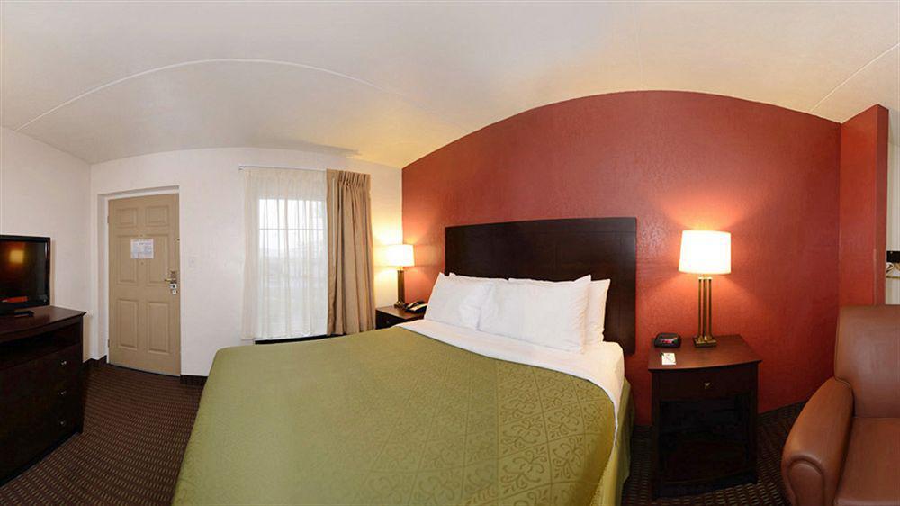 Days Inn By Wyndham קייב סיטי מראה חיצוני תמונה